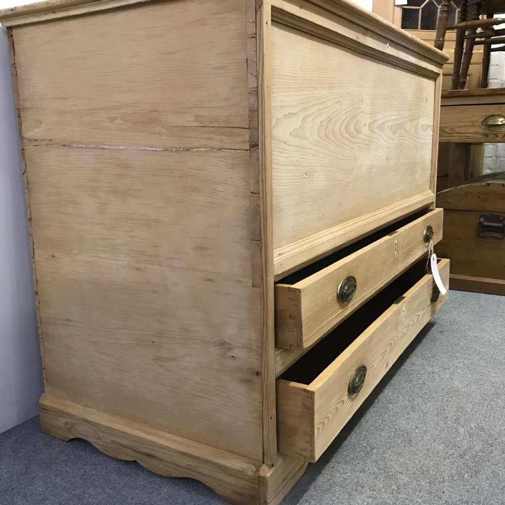 MID VICTORIAN ENGLISH PINE MULE CHEST  View V