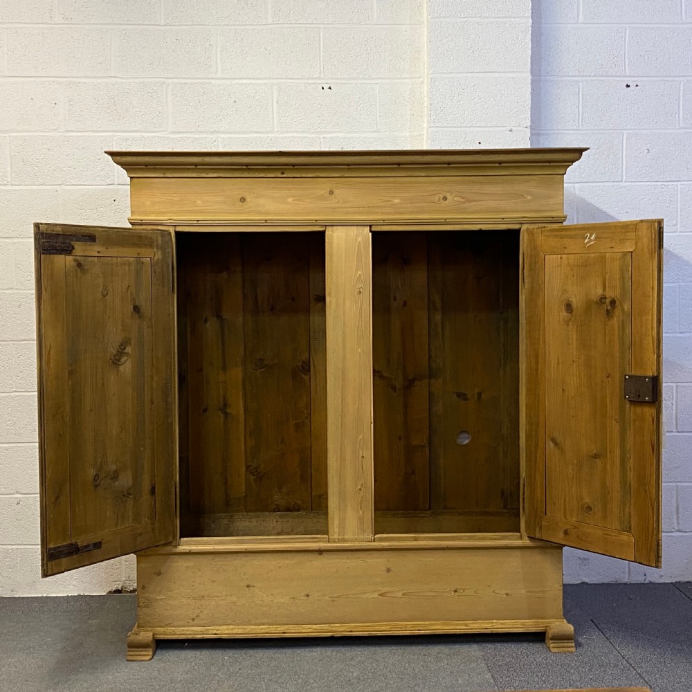 BEAUTIFUL LATE 1800'S LARGE DOUBLE PINE WARDROBE (DISMANTLES) View II