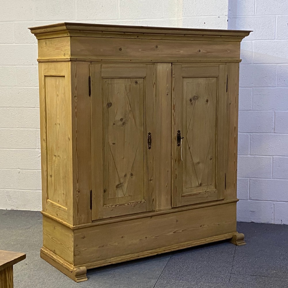 BEAUTIFUL LATE 1800'S LARGE DOUBLE PINE WARDROBE (DISMANTLES) View V