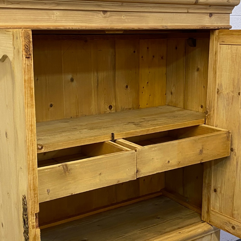 ANTIQUE DUTCH PINE LINEN PRESS View III