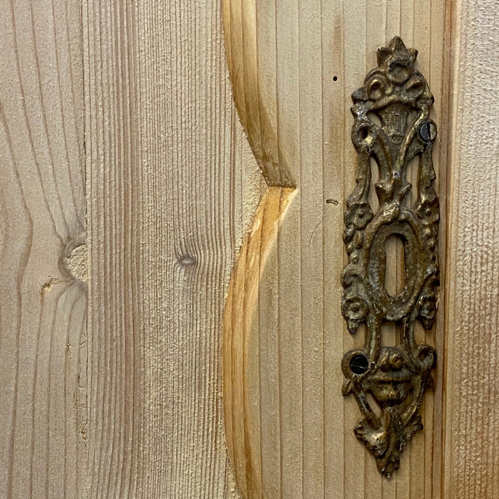 ANTIQUE DUTCH PINE LINEN PRESS View X