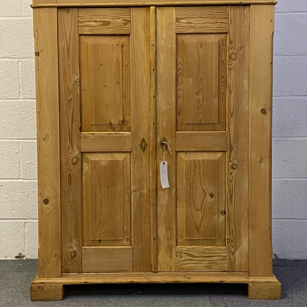 ANTIQUE PINE GENTLEMANS DRESSER View V