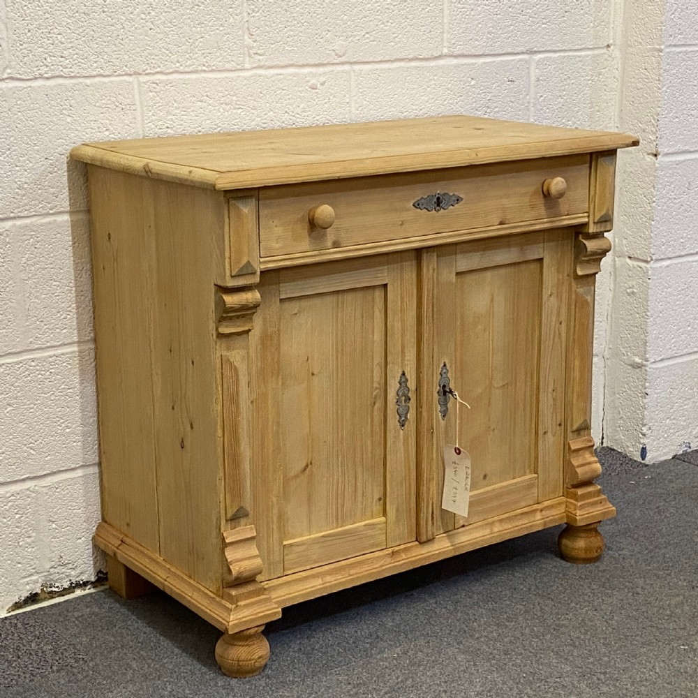 SMALL ANTIQUE PINE DRESSER BASE View III