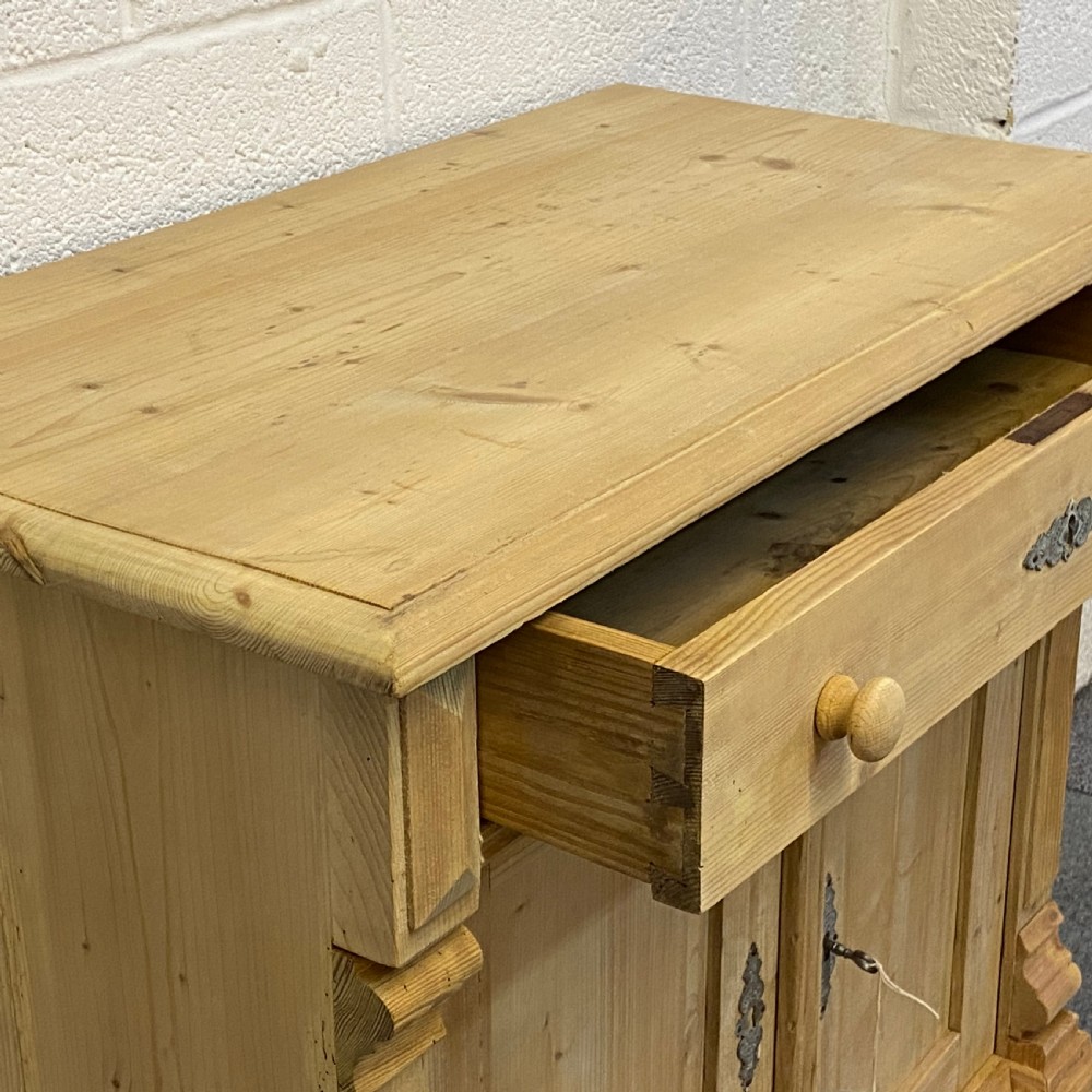 SMALL ANTIQUE PINE DRESSER BASE View IV
