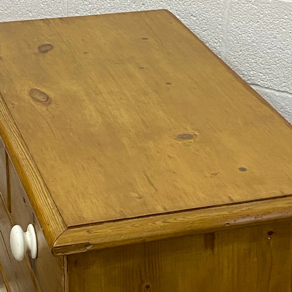 A WAXED ENGLISH VICTORIAN PINE CHEST OF DRAWERS View V