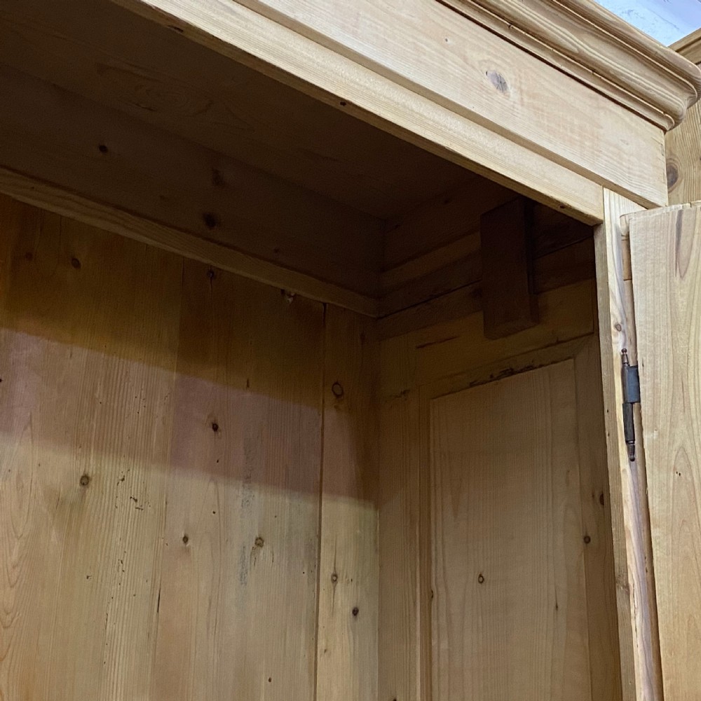 CLASSIC LARGE DOUBLE PINE WARDROBE C.1910 View IV