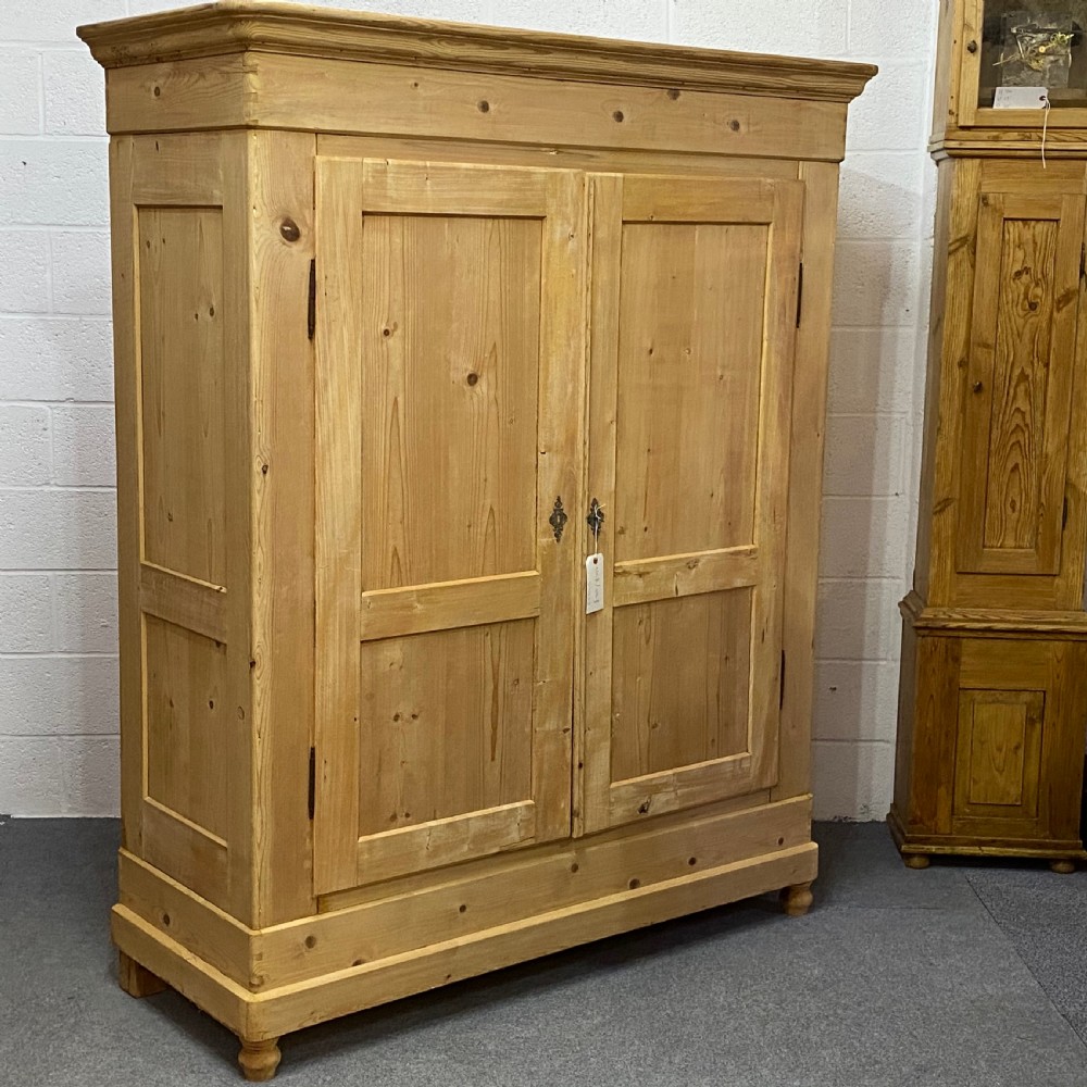 CLASSIC LARGE DOUBLE PINE WARDROBE C.1910 View VI