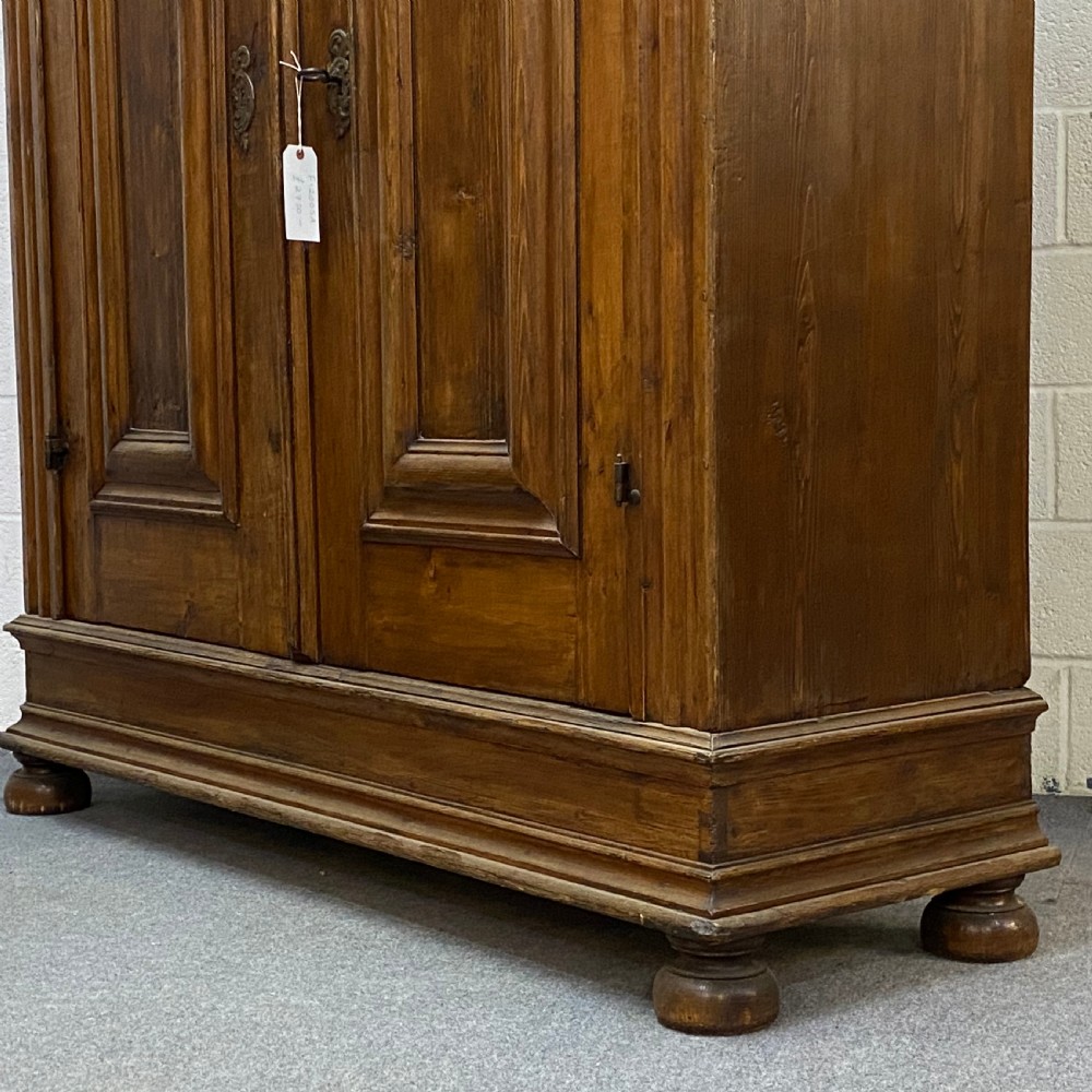 Stunning Very Early Antique Pine Wardrobe  View V