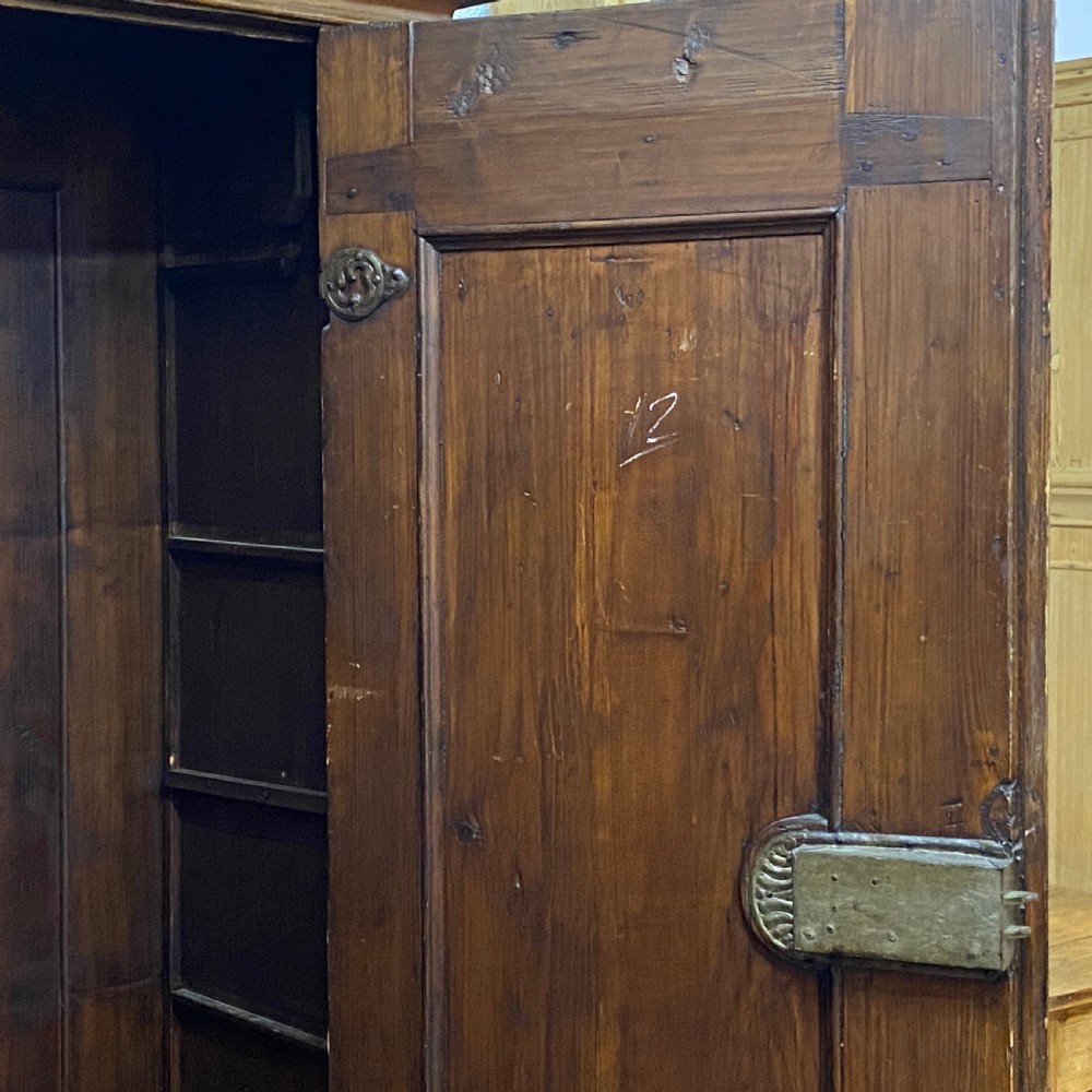 Stunning Very Early Antique Pine Wardrobe  View VIII