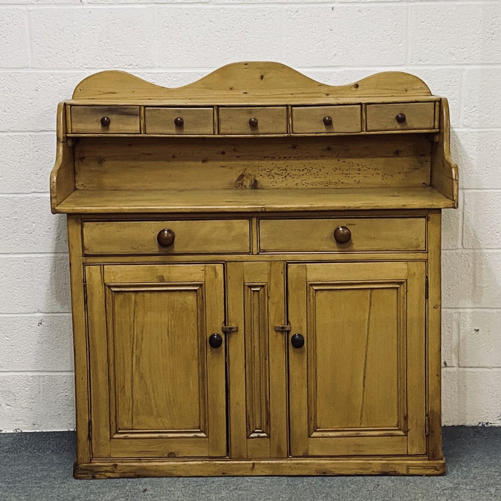 OLD ENGLISH RUSTIC PINE FARMHOUSE SIDEBOARD