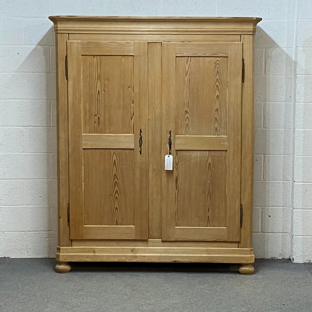 Elegant 19th Century French Wardrobe (Dismantles)