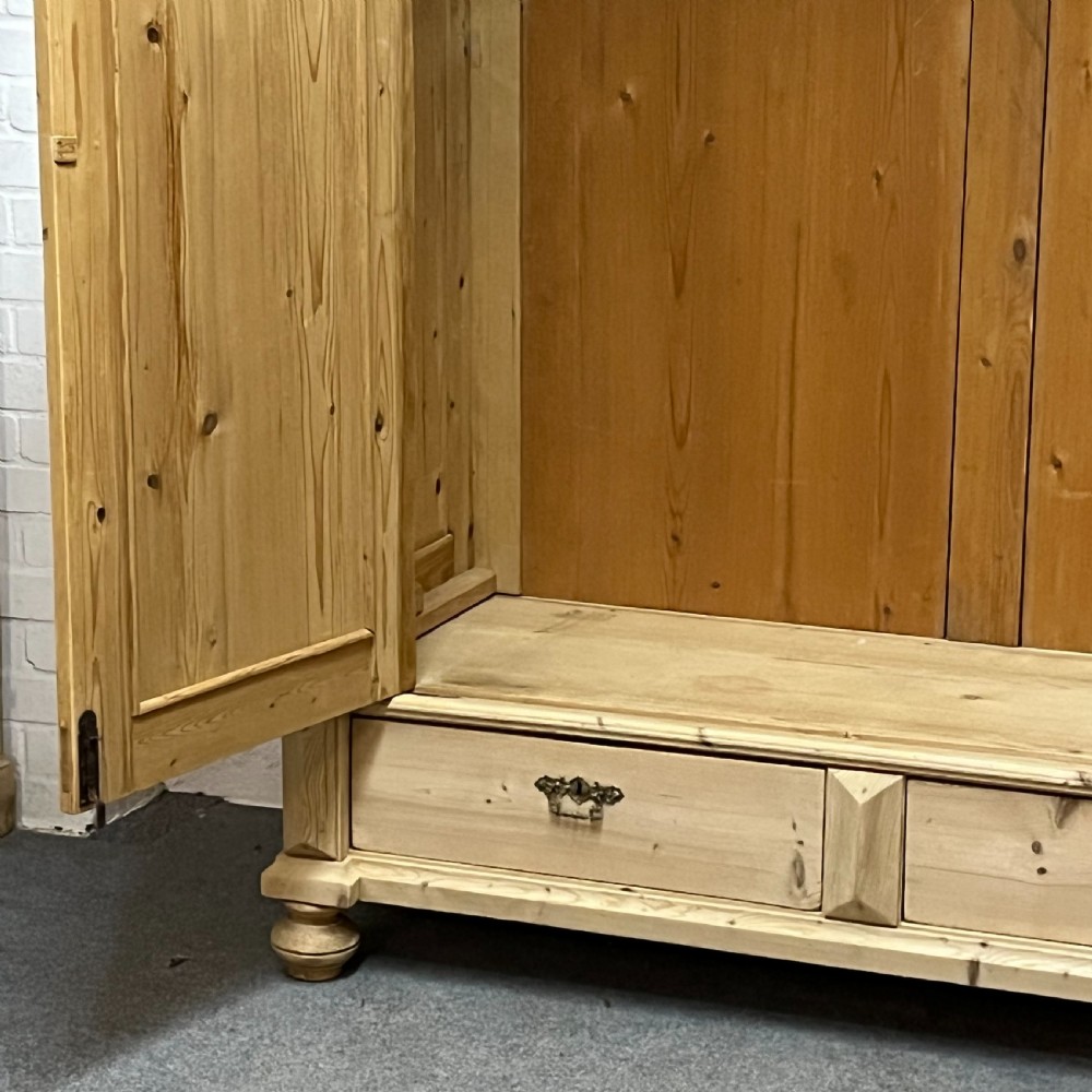 Very Large Antique Pine Wardrobe Which Dismantles  View VIII