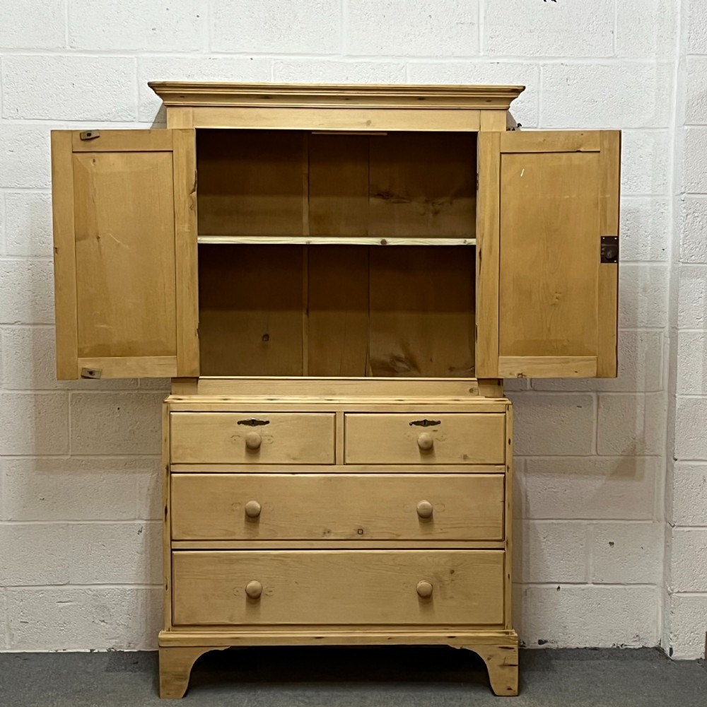 EARLY VICTORIAN PINE LINEN PRESS View II