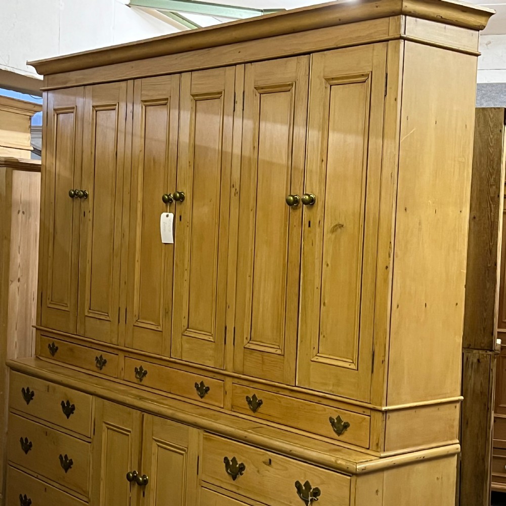 HUGE MID VICTORIAN ENGLISH PINE HOUSEKEEPERS CUPBOARD WITH DRAWERS View IX