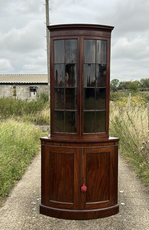 Large 19th Century Bow Fronted Corner Cupboard/Cabinet.