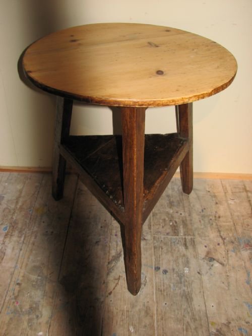 Early 19th Century Cricket Table