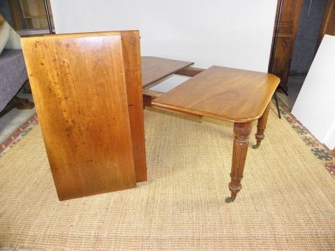 A William IV Faded Mahogany Extending Dining Table C 1835 with 2 Extra Leaves