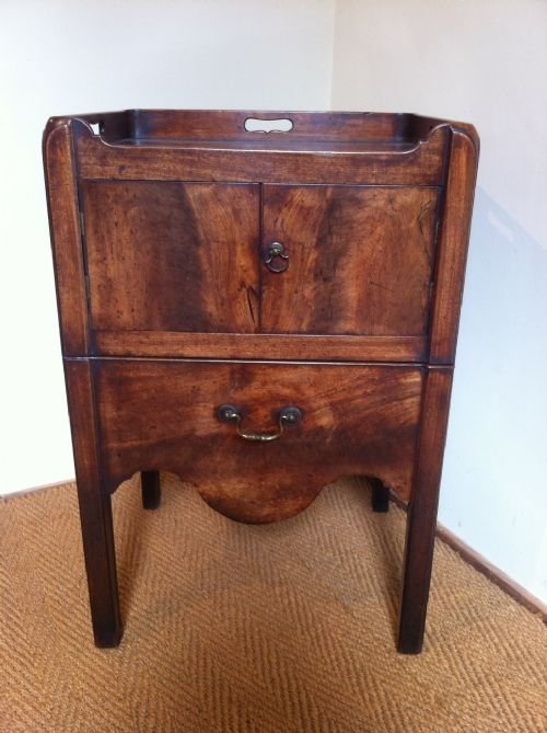 fig 1. A George 111 mahogany tray top bedside table c17780