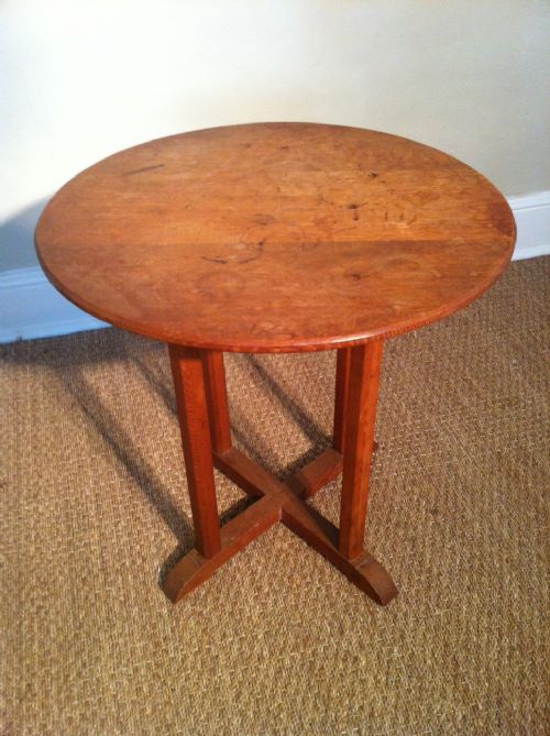 A Heals Oak Circular Table C 1915