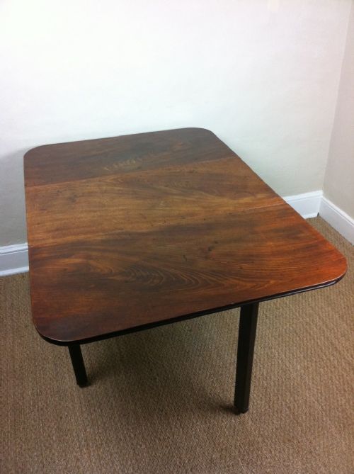 fig 1. A George 111 mahogany drop flap table c 1770