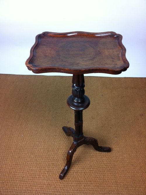 An Early Victorian Oak Lamp Table Attrib to Gillows  C 1840