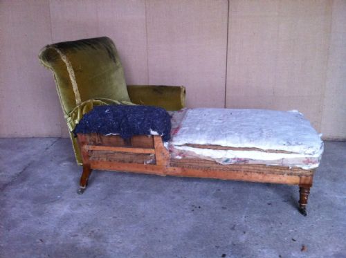 A Victorian Walnut Day Bed by Harrods C 1900 for Re Upholstery
