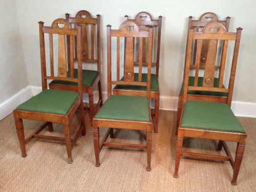 A Set of 6 Oak Arts and Crafts Dining Chairs C 1900