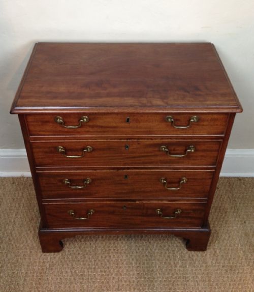 A Small George 111 Mahogany Chest of Drawers C 1780