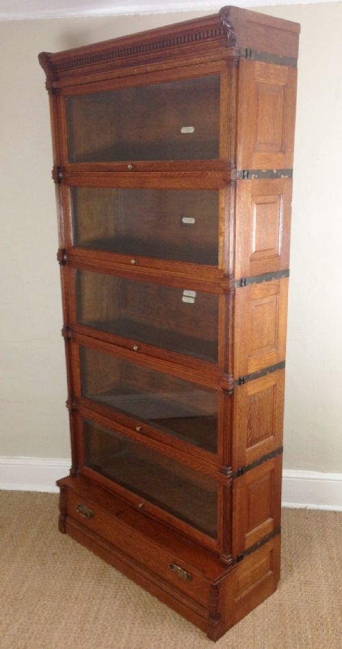 A Fine Globe Wernicke Oak Bookcase C 1895