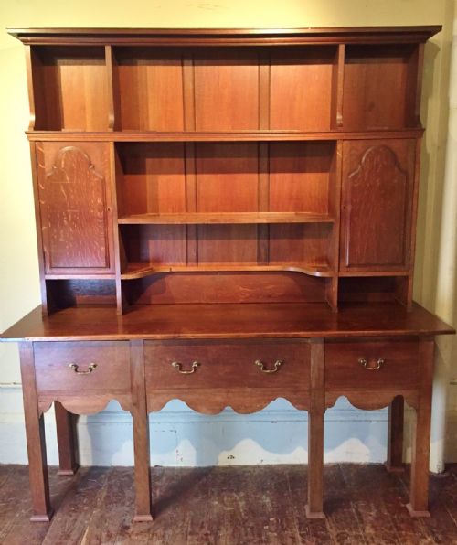 An Arts and Crafts Oak Dresser C 1910 in the Style of Lutyens.