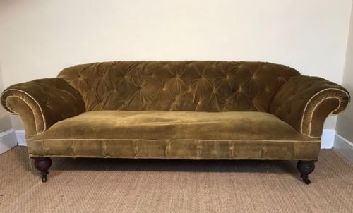 A Large Mid 19th Century Chesterfield in the Style of Gillows Circa 1870.