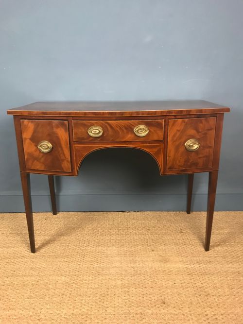 A George 111 Mahogany Sheraton Period Dressing Table Circa 1780