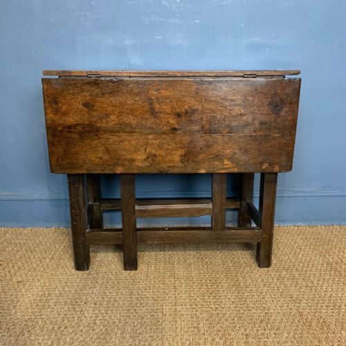 A Late 17th Century Oak Single Drop Flap Side Table