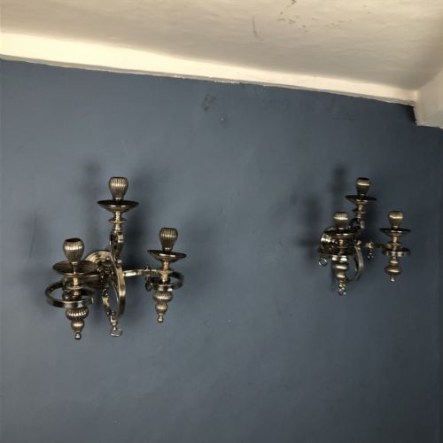 A PAIR OF VICTORIAN SILVERPLATED WALL SCONCES CIRCA 1890 IN MUGHAL STYLE - ADDITIONAL PHOTO 1