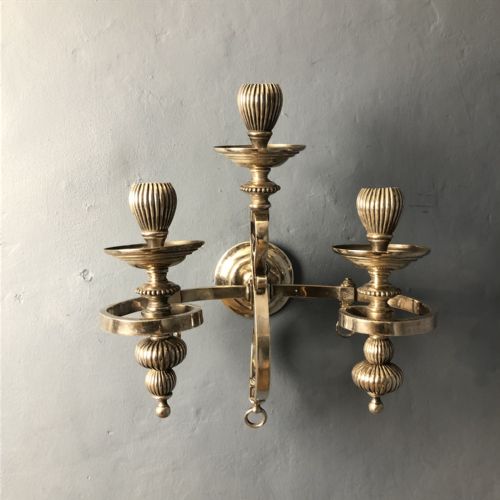 A PAIR OF VICTORIAN SILVERPLATED WALL SCONCES CIRCA 1890 IN MUGHAL STYLE - ADDITIONAL PHOTO 2