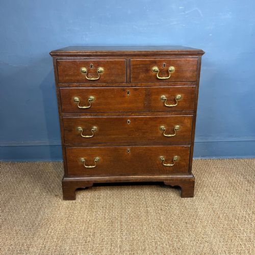 A Small George 111 Oak Chest of Drawers Circa 1800