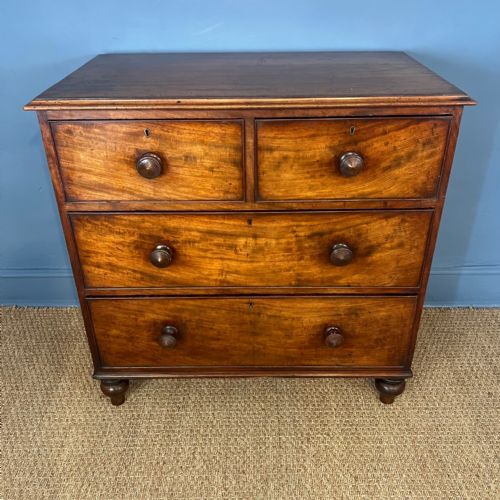 A William IV Mahogany Small Chest of Drawers in the Style of Gillows Circa 1835