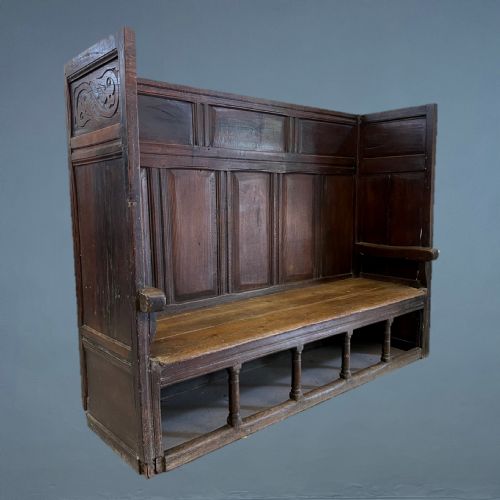 A Queen Anne Oak Settle Circa 1710