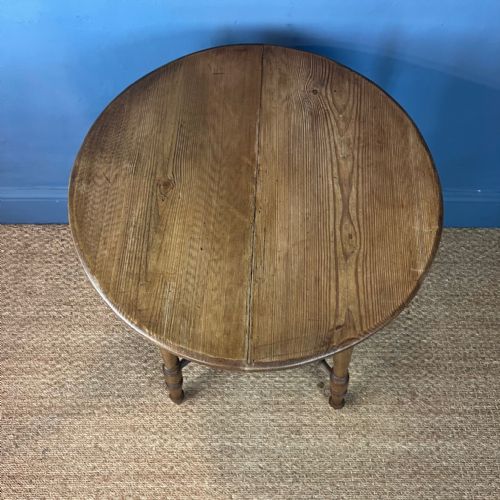AN ENGLISH AESTHETIC MOVEMENT PINE FOUR LEGGED CRICKET TABLE CIRCA 1890 - ADDITIONAL PHOTO 3