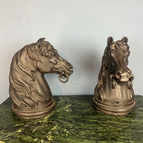 A FINE PAIR OF VICTORIAN CAST IRON HORSE HEAD HITCHING POSTS CIRCA 1880 - ADDITIONAL PHOTO 2
