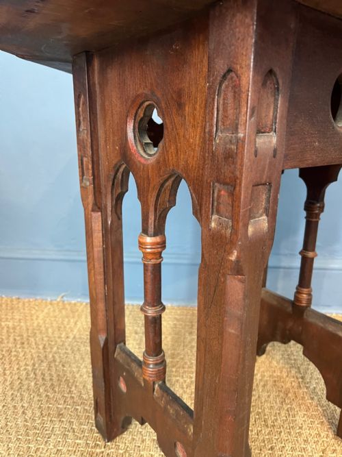 A GOTHIC REFORM OAK OCTAGONAL TABLE CIRCA 1870 - ADDITIONAL PHOTO 3