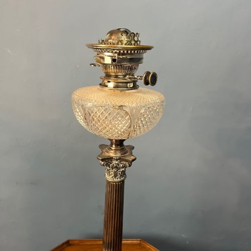 A LARGE 19TH C SILVER PLATED TABLE LAMP BY THE GOLDSMITHS AND SILVERSMITHS COMPANY - ADDITIONAL PHOTO 1