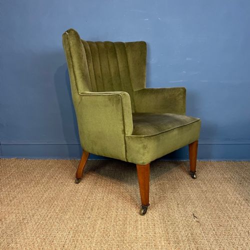 A STYLISH EDWARDIAN BARREL BACK ARMCHAIR CIRCA 1910 - ADDITIONAL PHOTO 1