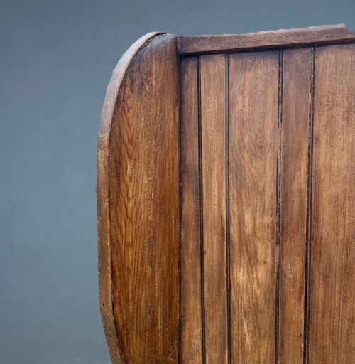 A LATE GEORGIAN PINE BARREL BACKED SETTLE CIRCA 1830 - ADDITIONAL PHOTO 4