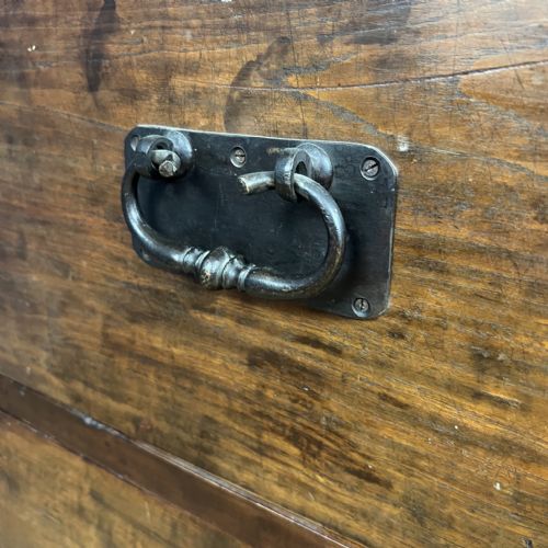 AN ANGLO INDIAN TEAK TWO DRAWER FILING CABINET CIRCA 1910 - ADDITIONAL PHOTO 3