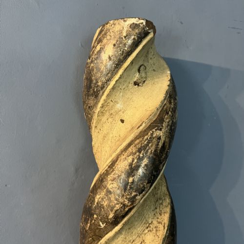 A PAIR OF 18TH C GILT AND WHITE PAINTED ITALIAN SOLOMONIC COLUMNS CIRCA 1780 - ADDITIONAL PHOTO 1