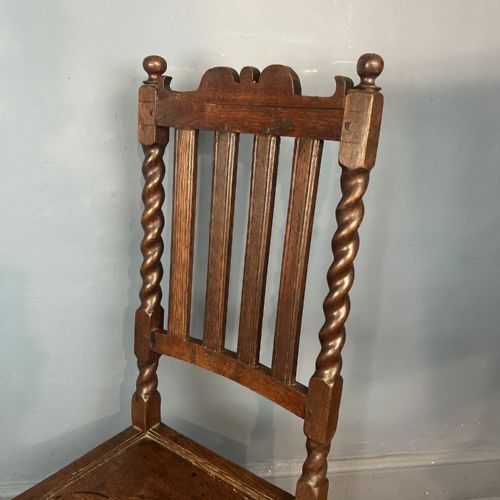 A CHARLES 11 OAK SIDE CHAIR CIRCA 1680 - ADDITIONAL PHOTO 4