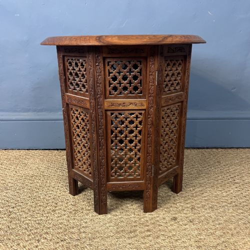AN INDIAN CIRCULAR TEAK AND BRASS INLAID TABLE CIRCA 1930 - ADDITIONAL PHOTO 1