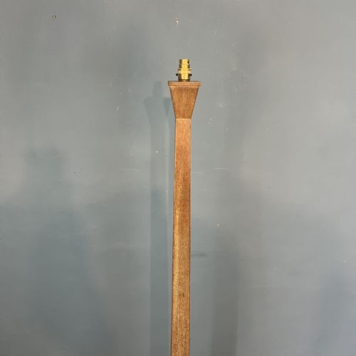 A HEALS OAK STANDARD LAMP CIRCA 1920 - ADDITIONAL PHOTO 1