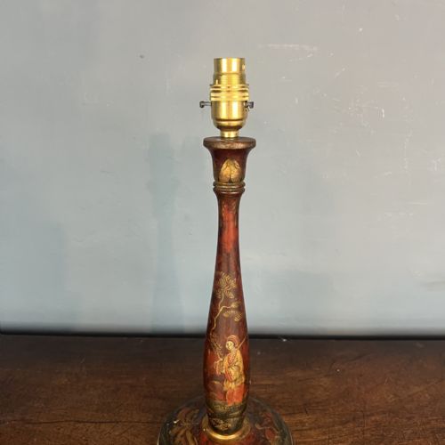 AN EDWARDIAN CHINOISERIE TABLE LAMP CIRCA 1910 - ADDITIONAL PHOTO 1
